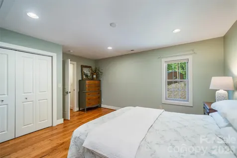 328 Old Greenville Road Zirconia NC 28790