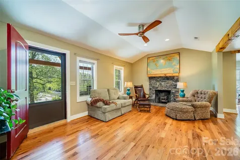 328 Old Greenville Road Zirconia NC 28790
