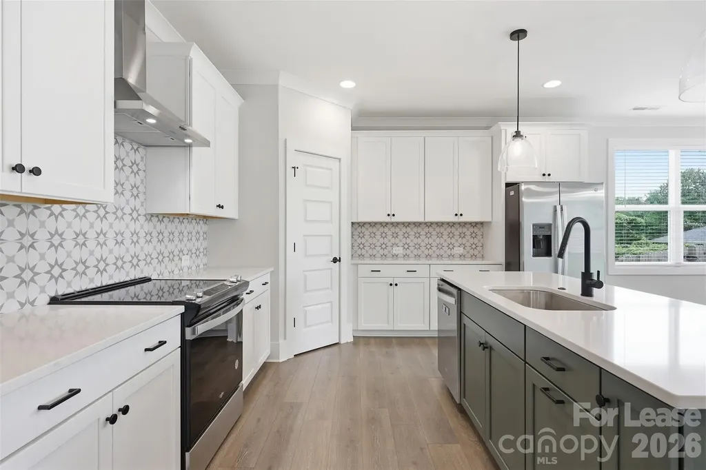 2957 Ross Avenue Charlotte NC 28208