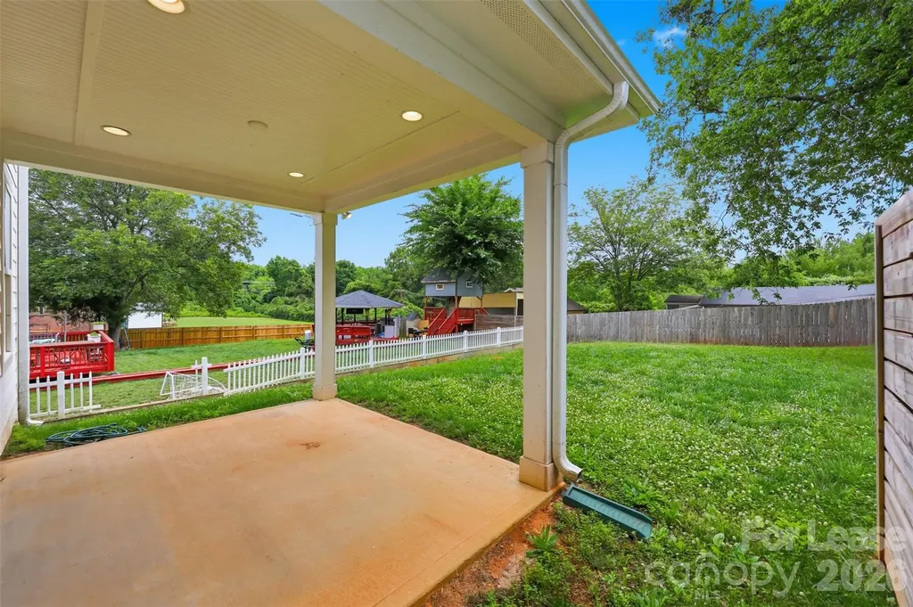 2957 Ross Avenue Charlotte NC 28208