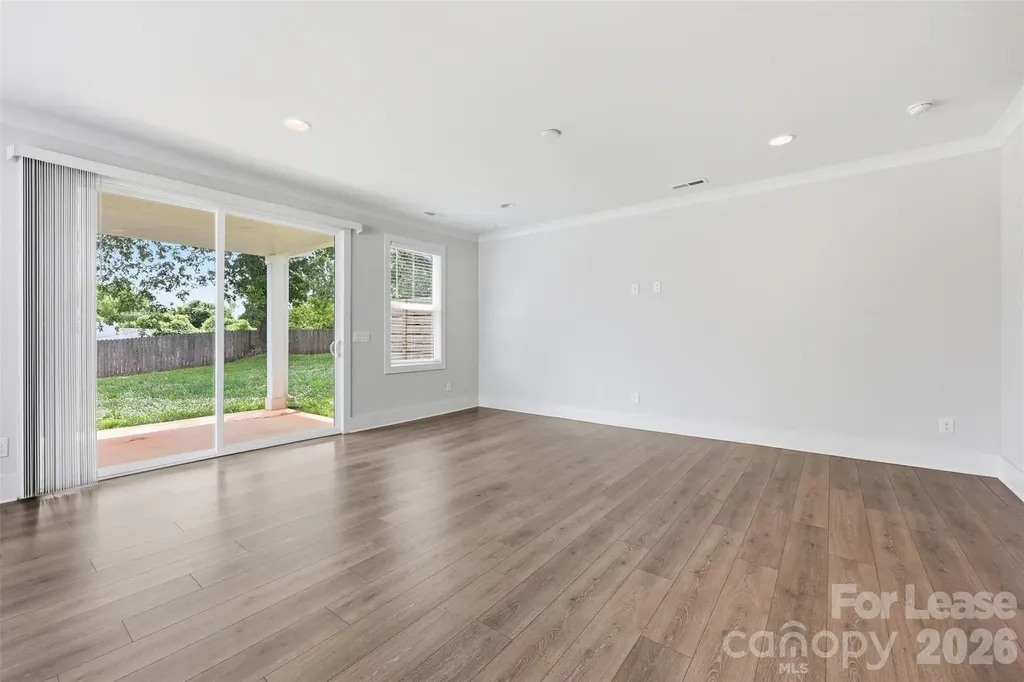 2957 Ross Avenue Charlotte NC 28208