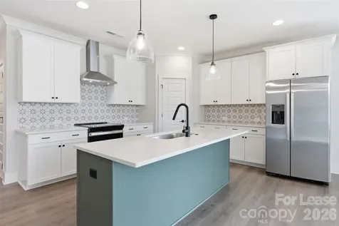2957 Ross Avenue Charlotte NC 28208