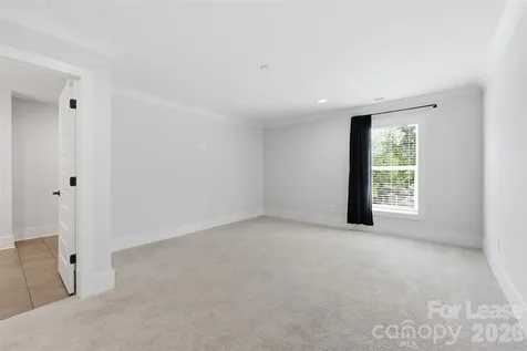 2957 Ross Avenue Charlotte NC 28208