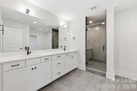 2957 Ross Avenue Charlotte NC 28208