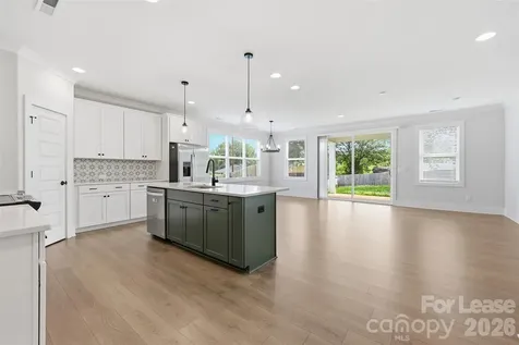 2957 Ross Avenue Charlotte NC 28208