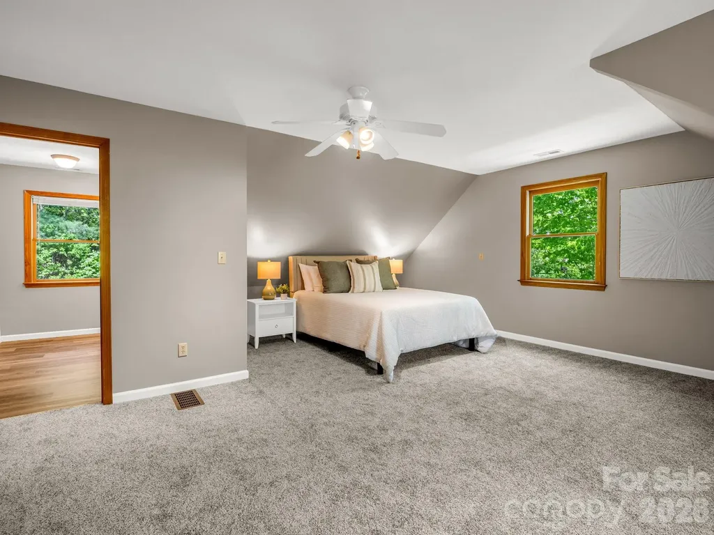 2304 Mountain Page Road Saluda NC 28773