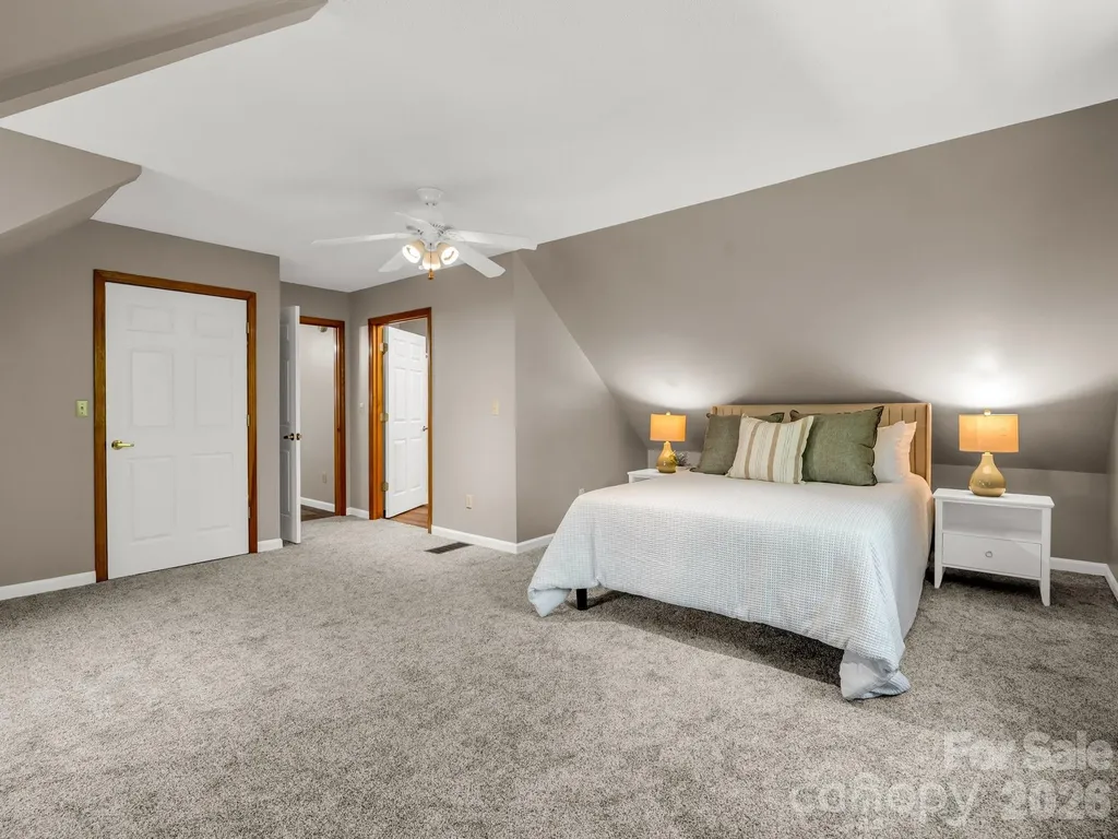2304 Mountain Page Road Saluda NC 28773