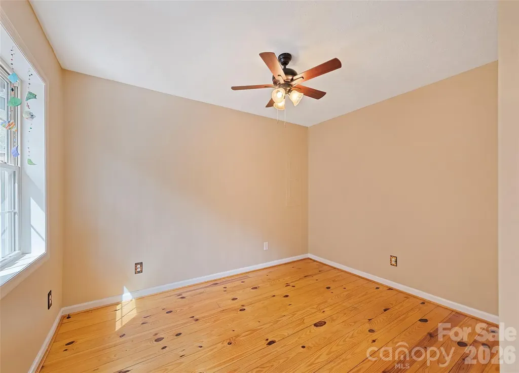 41 Trapper Lane Waynesville NC 28785