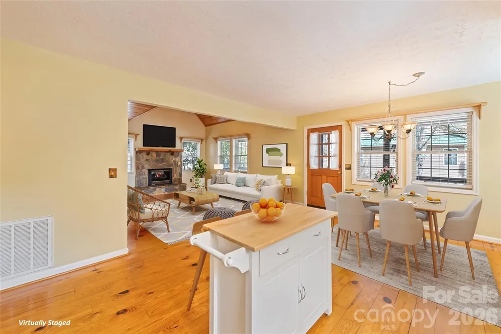 41 Trapper Lane Waynesville NC 28785