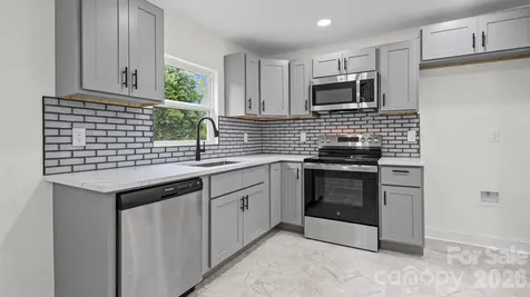 102 W Carolina Avenue Bessemer City NC 28016