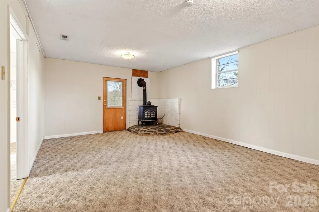 82 Landis Road Marion NC 28752