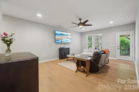 4818 Fonthill Lane Charlotte NC 28210