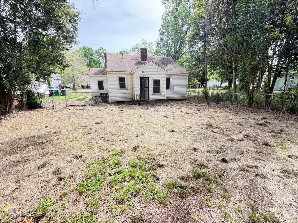 2212 Camp Greene Street Charlotte NC 28208