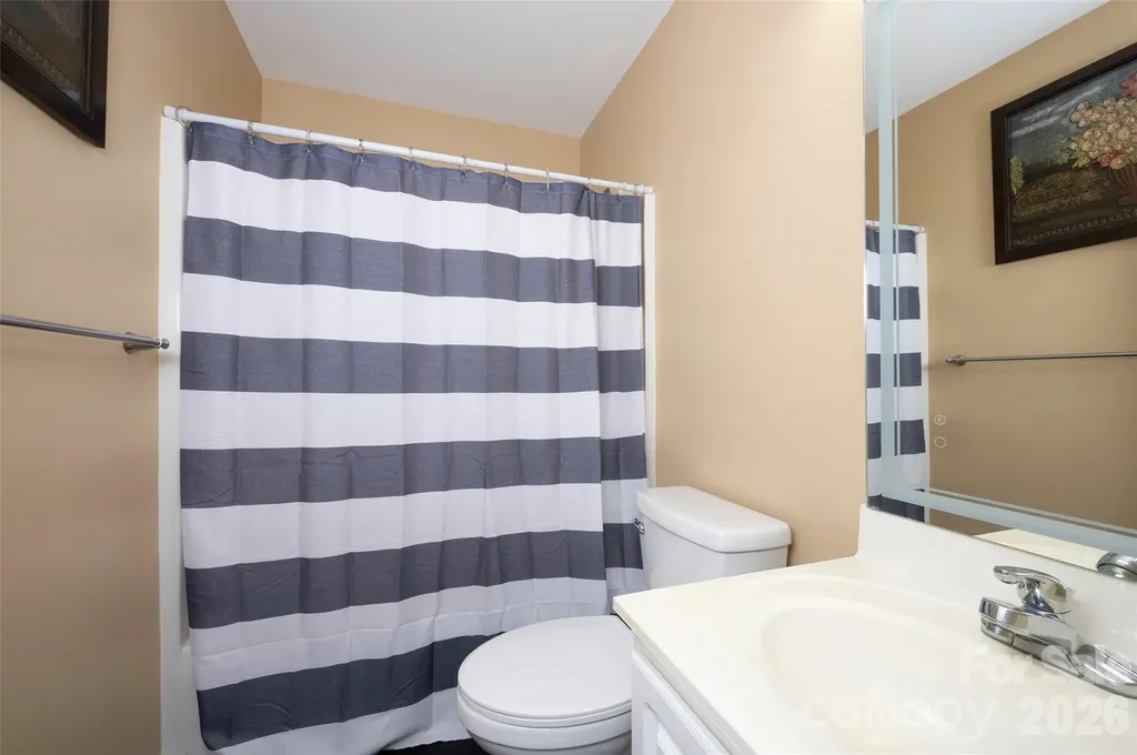 5125 Old Plantation Circle Winston Salem NC 27104