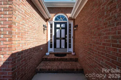 5125 Old Plantation Circle Winston Salem NC 27104