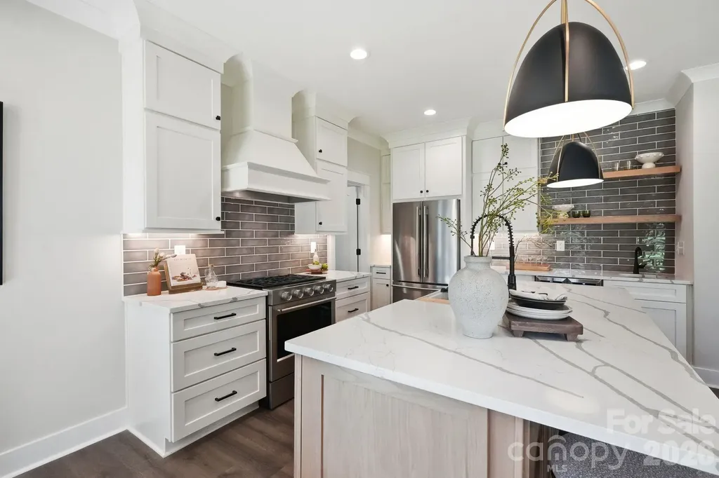 4020 Avalon Avenue Charlotte NC 28208
