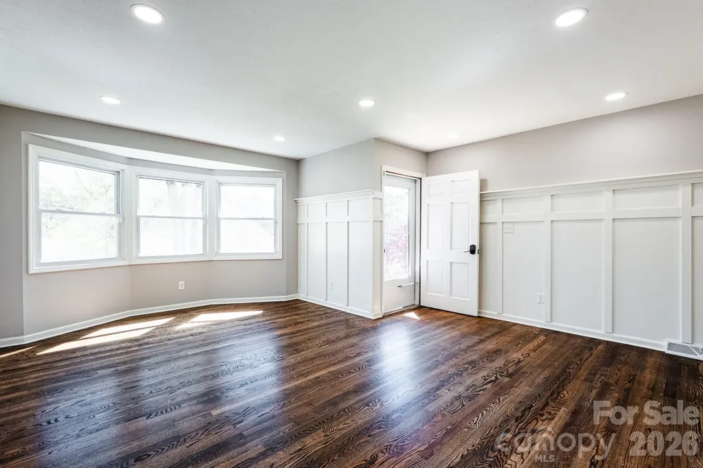 8 Hillview Road Asheville NC 28805