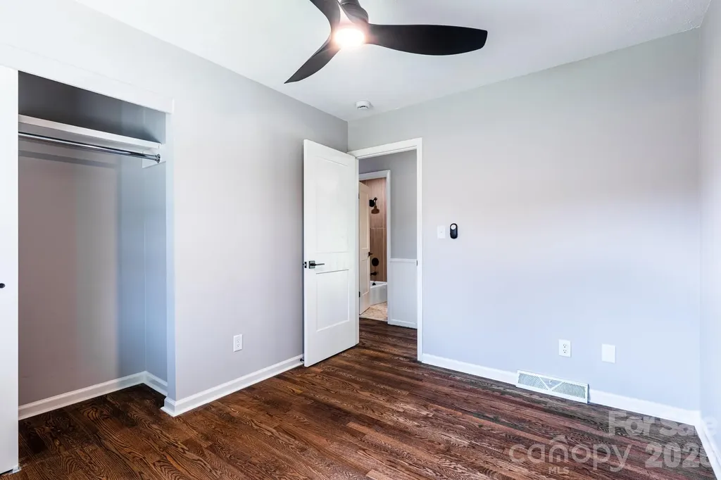 8 Hillview Road Asheville NC 28805