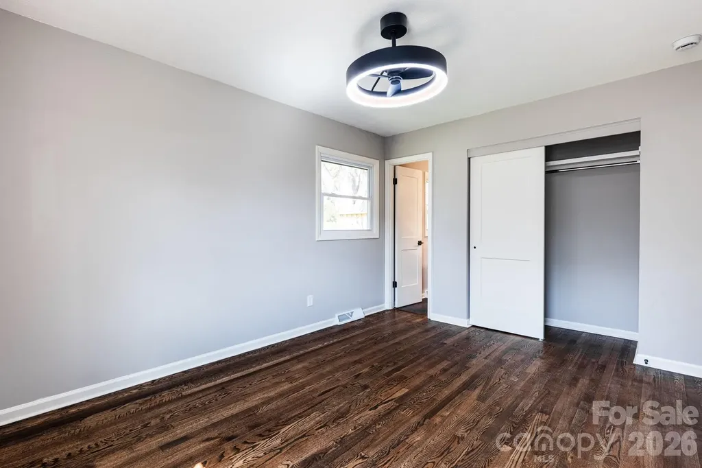 8 Hillview Road Asheville NC 28805