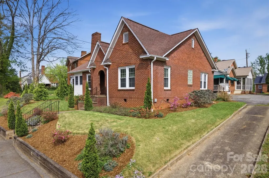 406 N Green Street Morganton NC 28655