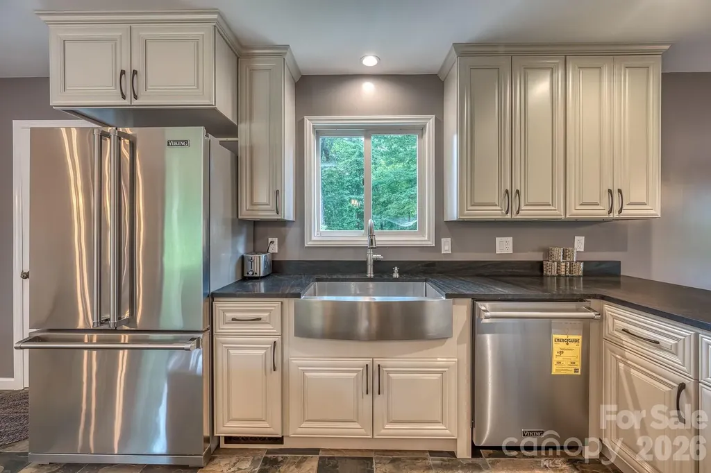 294 Martha Drive Spruce Pine NC 28777