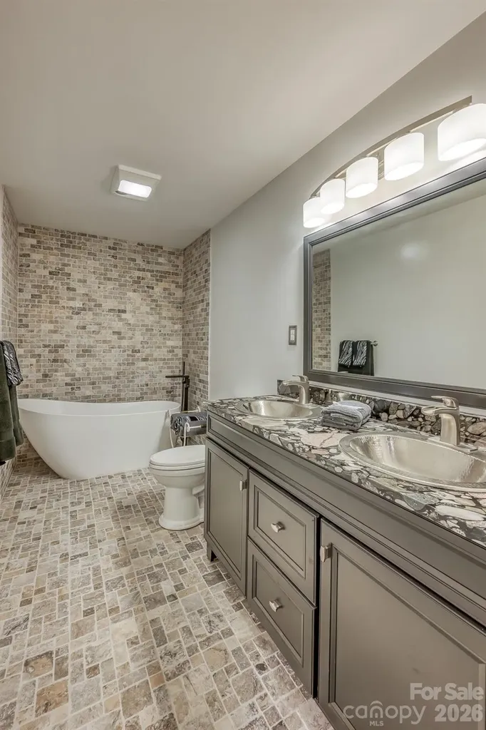 294 Martha Drive Spruce Pine NC 28777