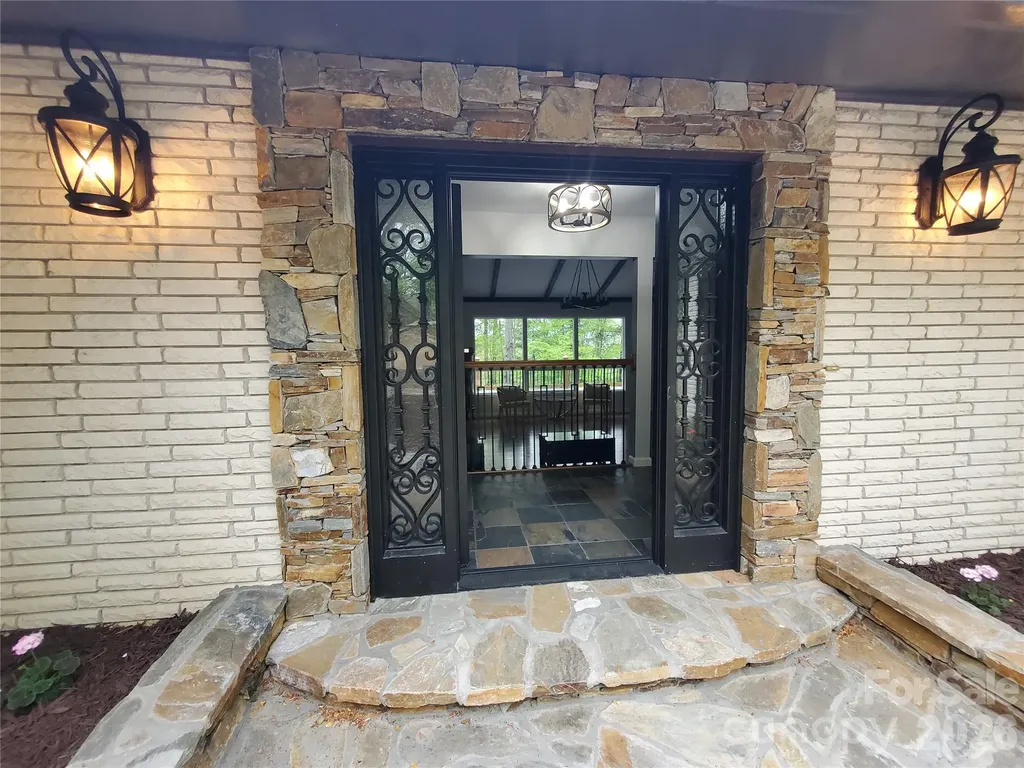 294 Martha Drive Spruce Pine NC 28777