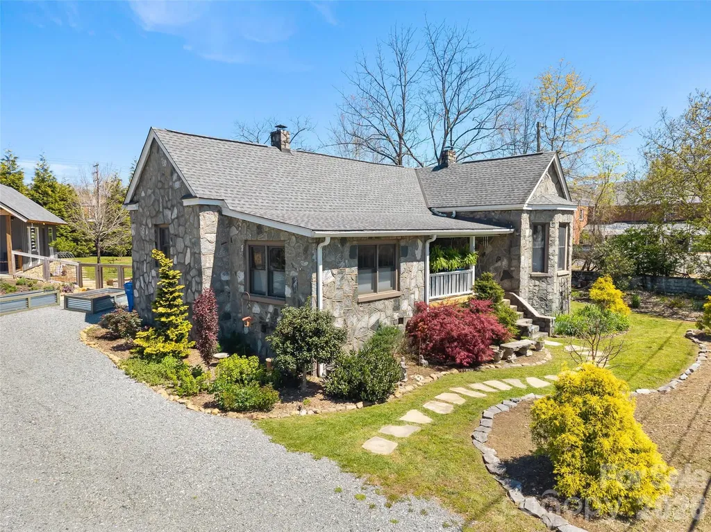 60 W Morgan Street Brevard NC 28712