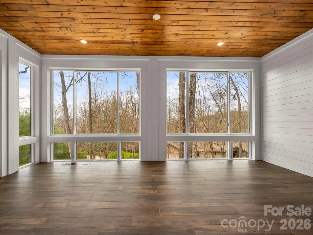 69 Old Hickory Trail Hendersonville NC 28739