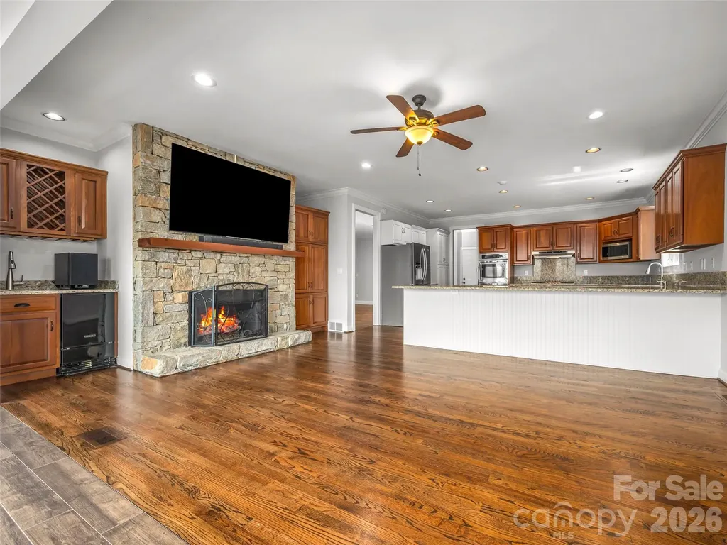 69 Old Hickory Trail Hendersonville NC 28739
