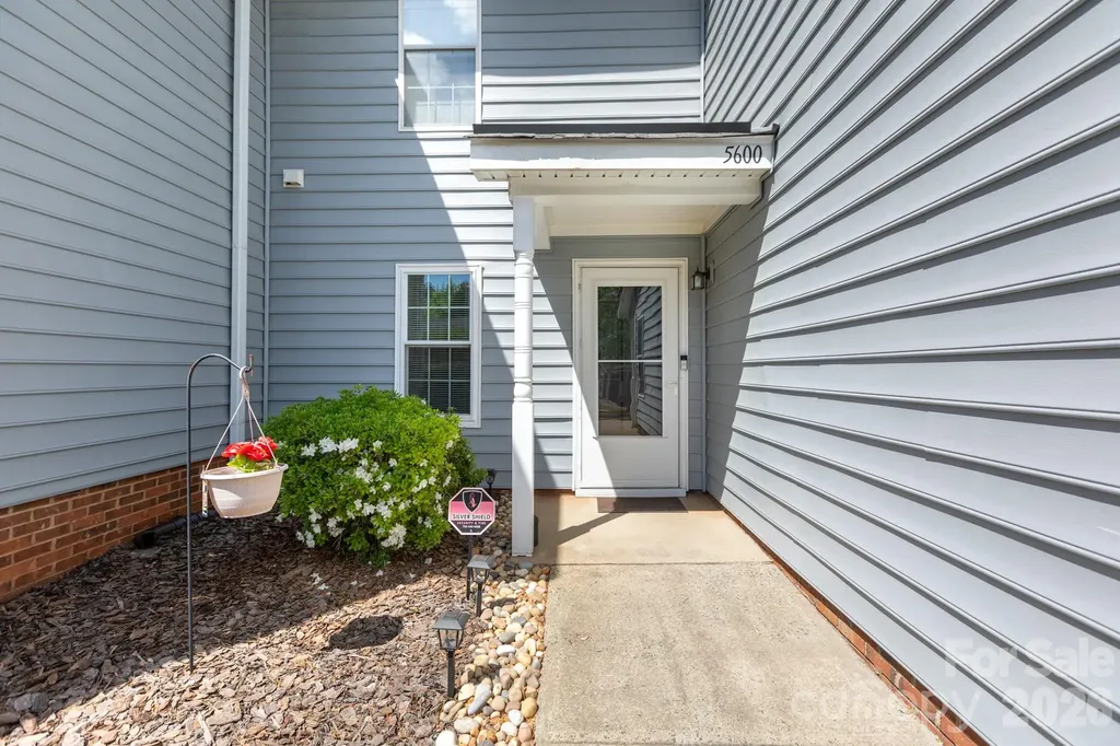 5600 Amity Springs Drive Charlotte NC 28212