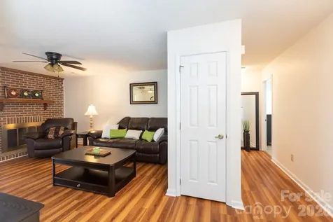 5600 Amity Springs Drive Charlotte NC 28212