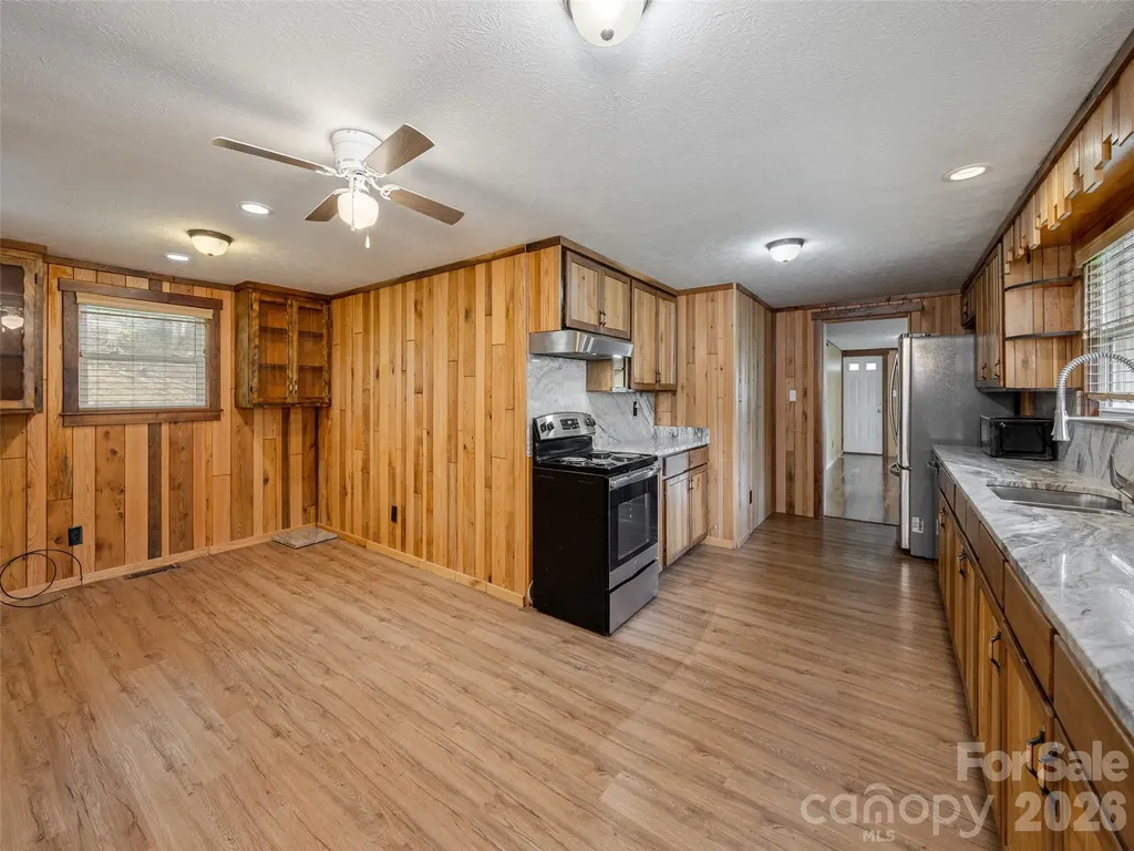 91 Rice Branch Road Asheville NC 28804