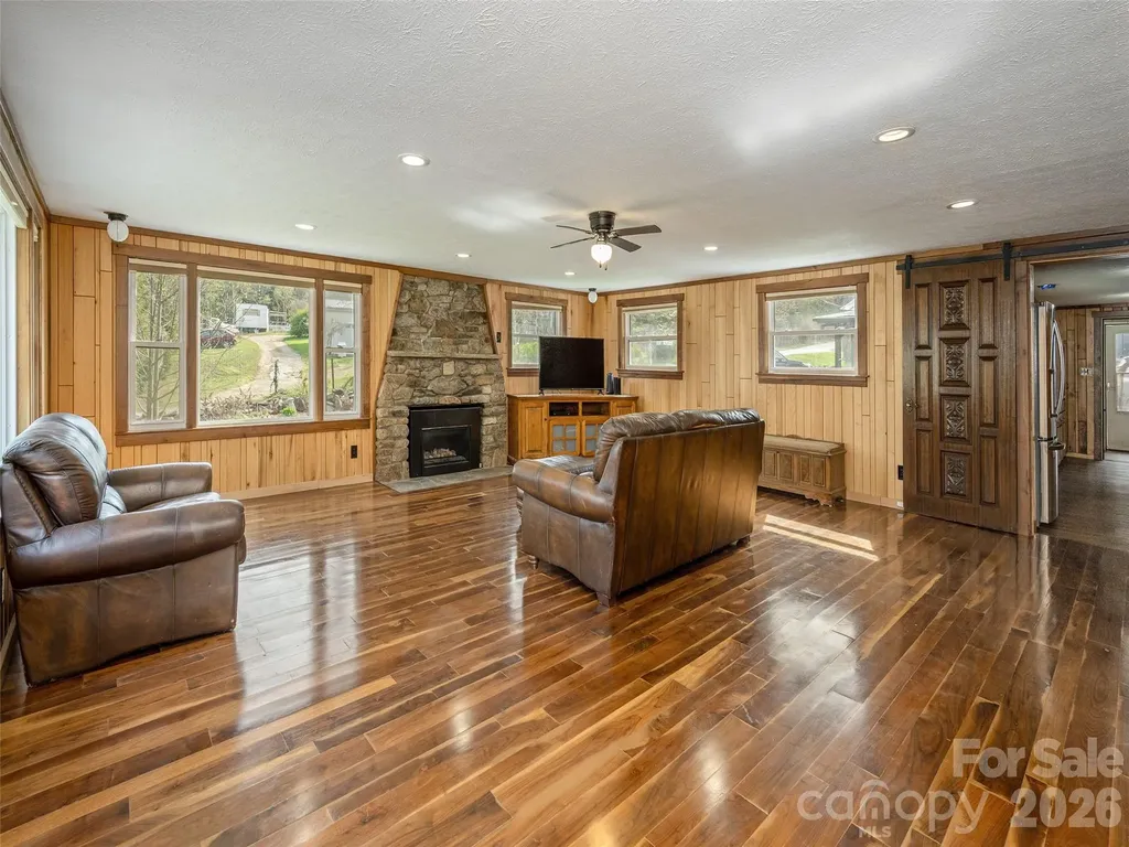 91 Rice Branch Road Asheville NC 28804