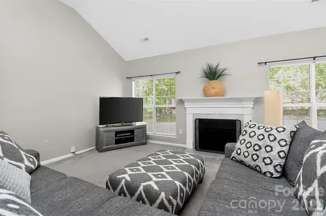 10631 Jardin Way Charlotte NC 28215