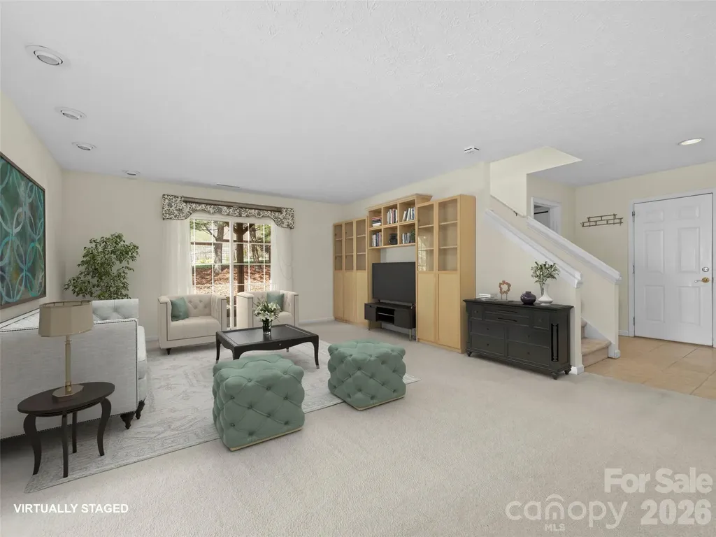 21 Old Applewood Lane Hendersonville NC 28739