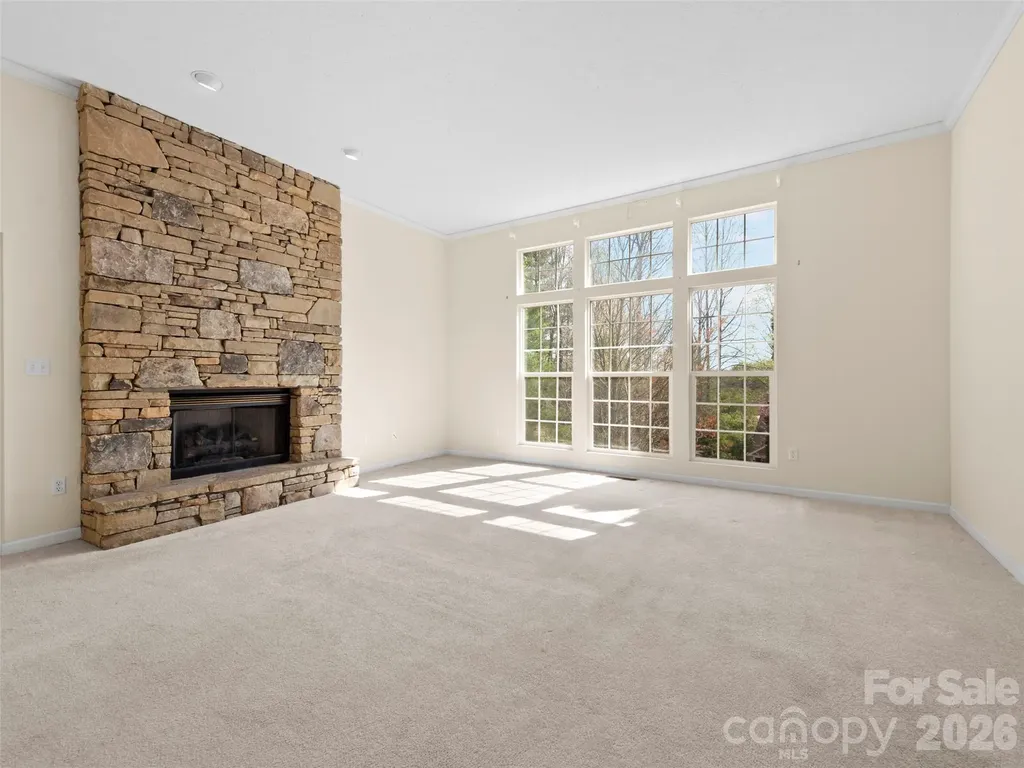 21 Old Applewood Lane Hendersonville NC 28739