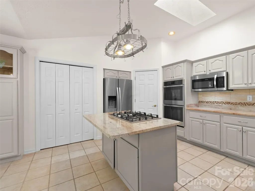21 Old Applewood Lane Hendersonville NC 28739