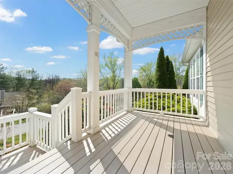 21 Old Applewood Lane Hendersonville NC 28739
