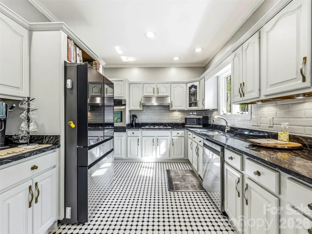 32 Franklin Farm Road Fletcher NC 28732