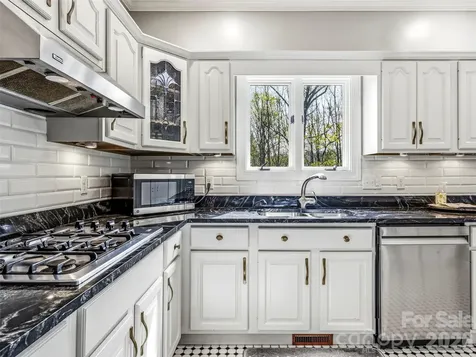 32 Franklin Farm Road Fletcher NC 28732