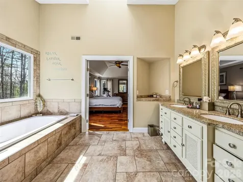 32 Franklin Farm Road Fletcher NC 28732