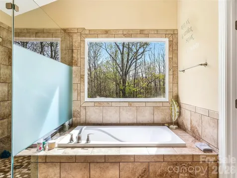 32 Franklin Farm Road Fletcher NC 28732