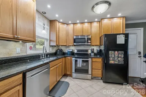 3942 Linwood Road Gastonia NC 28052