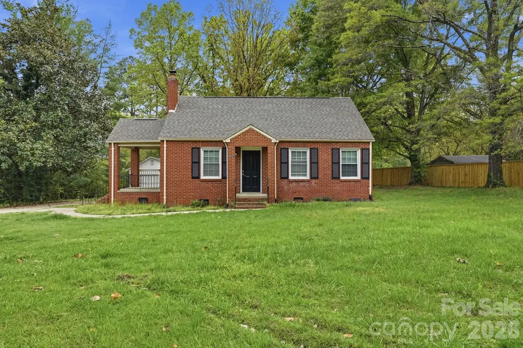 8825 Mcclure Circle Charlotte NC 28216