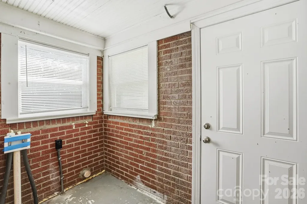 8825 Mcclure Circle Charlotte NC 28216