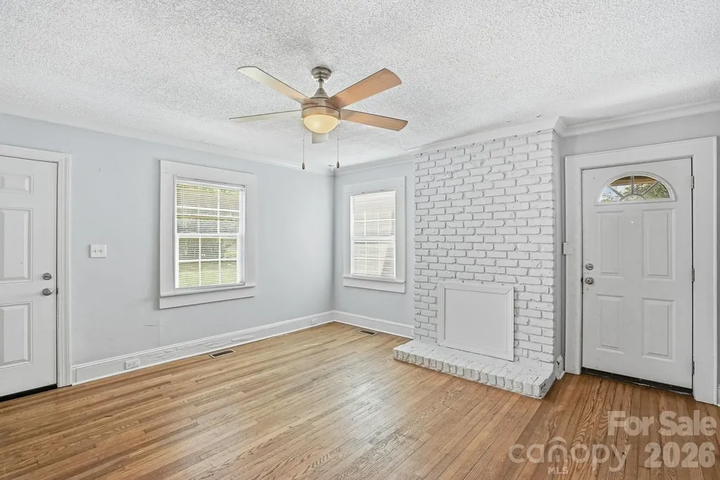 8825 Mcclure Circle Charlotte NC 28216