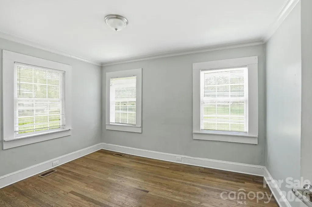 8825 Mcclure Circle Charlotte NC 28216