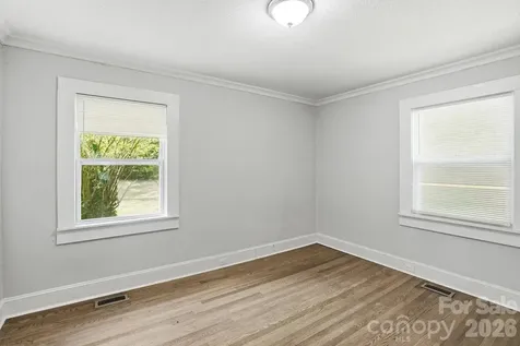 8825 Mcclure Circle Charlotte NC 28216