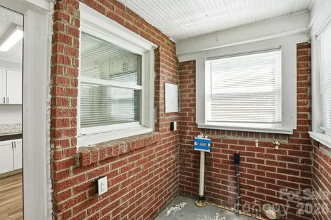 8825 Mcclure Circle Charlotte NC 28216
